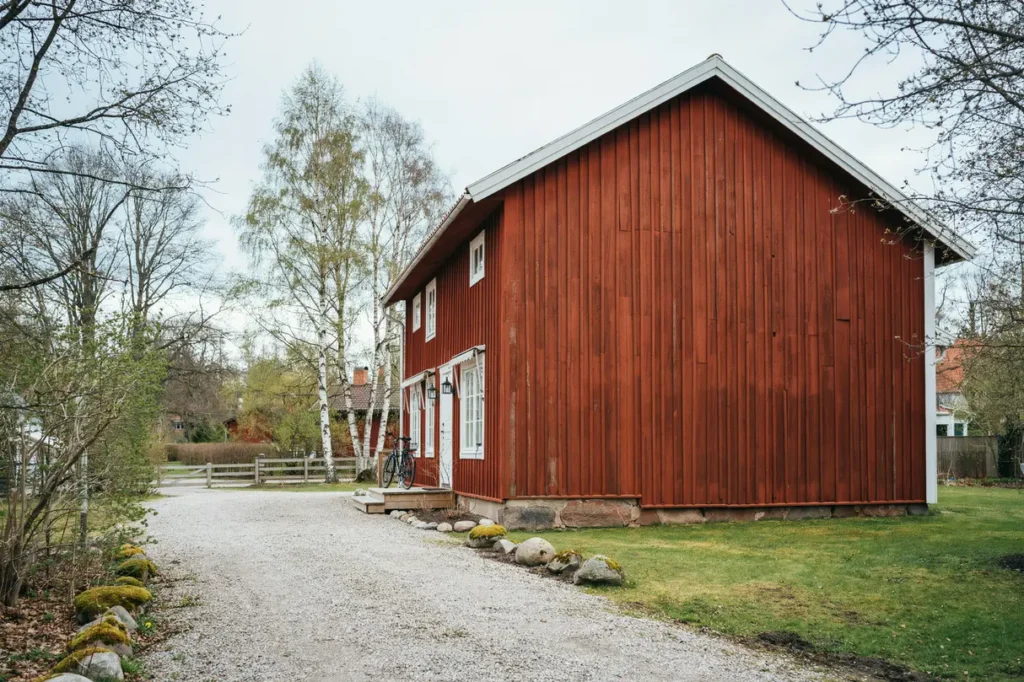 falu r df rg p tr fasad s f r huset r tt uttryck och ett tr skydd som h ller